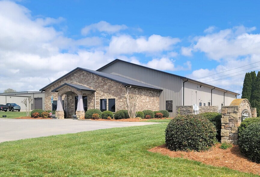 265 Pitt Rd, Mooresville, NC à vendre - Photo du bâtiment - Image 1 de 1
