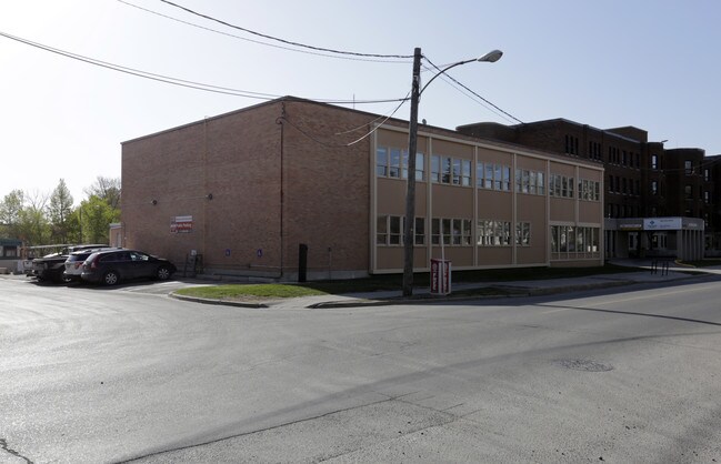 Plus de détails pour 2202 2nd St SW, Calgary, AB - Médical à louer