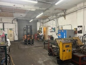 Bradford Rd, Birstall for lease Interior Photo- Image 2 of 2