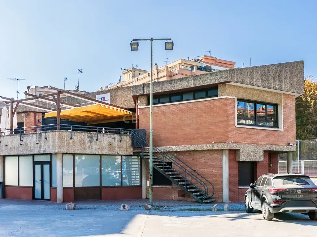 Retail in Montornès del Vallès, Barcelona for lease Primary Photo- Image 1 of 4