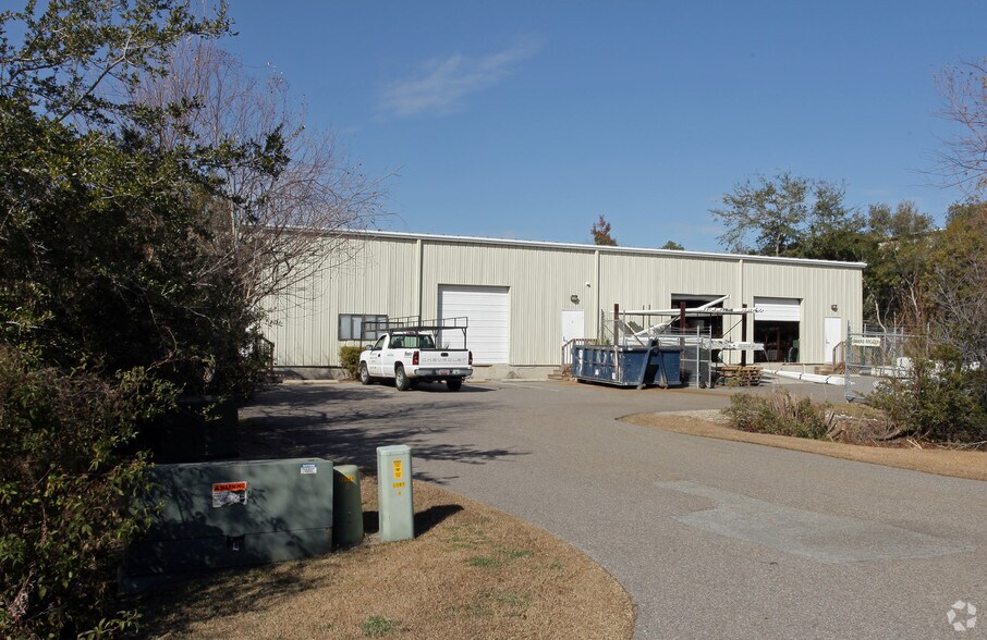 25 Buckingham Plantation Dr, Bluffton, SC à louer - Photo du bâtiment - Image 2 de 2