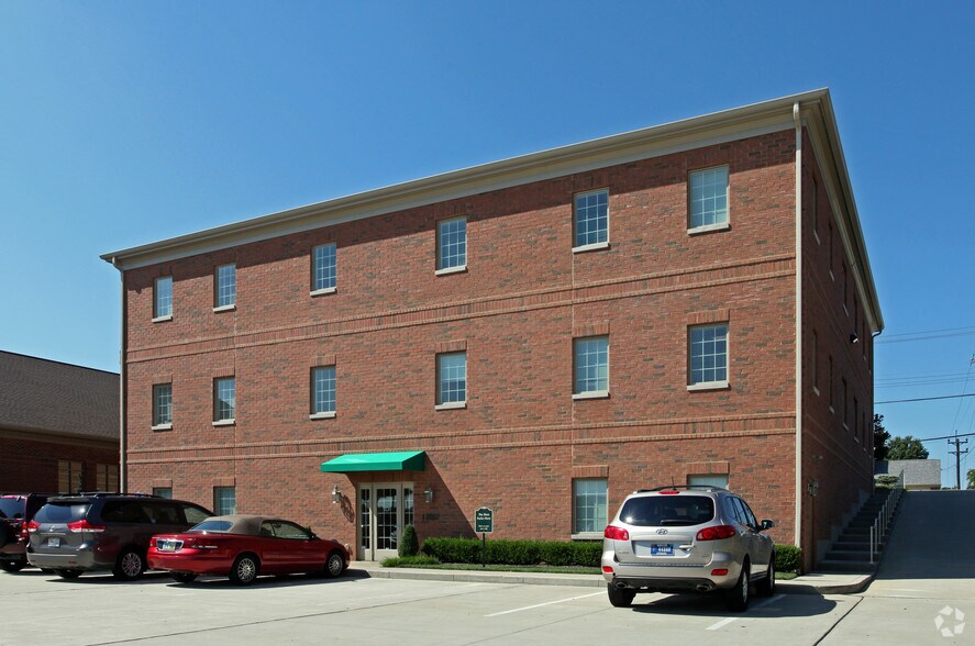 3737 W Fork Rd, Cincinnati, OH à louer - Photo du bâtiment - Image 2 de 2