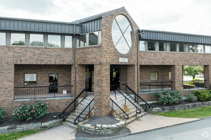 2928 Main St, Glastonbury, CT à louer - Photo du bâtiment - Image 2 de 22