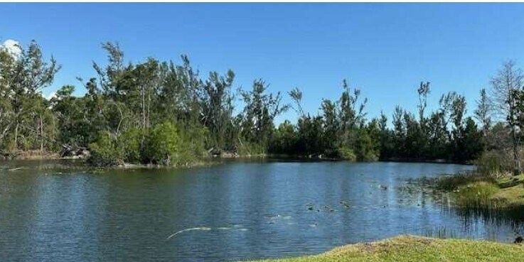 6292 Westshore Dr, Fort Myers, FL à vendre - Photo du bâtiment - Image 2 de 2