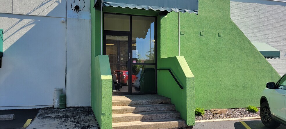 200 Chestnut Ave, Warren, OH à louer - Photo du bâtiment - Image 2 de 11