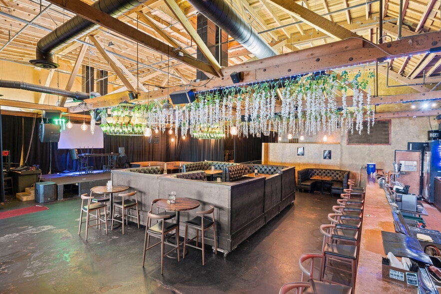 419 E Main St, Ventura, CA for lease - Interior Photo - Image 1 of 17