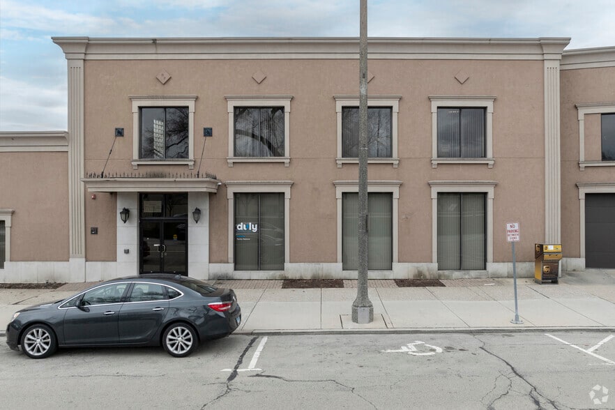 512 W Burlington Ave, La Grange, IL à vendre - Photo du bâtiment - Image 2 de 10