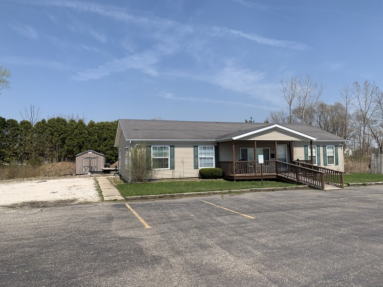 10137 W HWY 30, Wanatah, IN for sale - Building Photo - Image 1 of 5