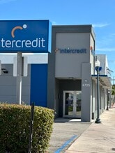 4713-4725 SW 8th St, Miami, FL à louer Photo du bâtiment- Image 2 de 5