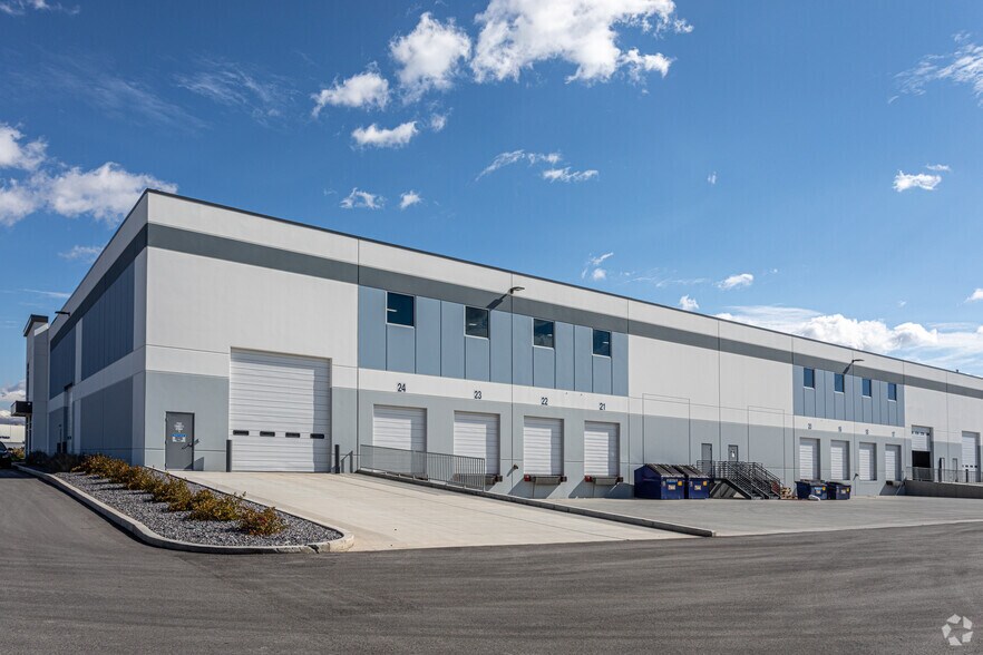 5725 W Amelia Earhart Dr, Salt Lake City, UT à louer - Photo du bâtiment - Image 2 de 5