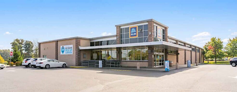 600-690 N West End Blvd, Quakertown, PA à louer - Photo du bâtiment - Image 1 de 17