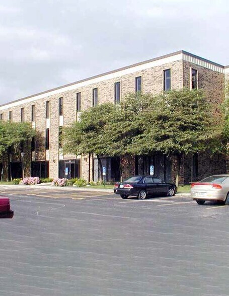 21141 Governors Hwy, Matteson, IL à louer - Photo du bâtiment - Image 2 de 7