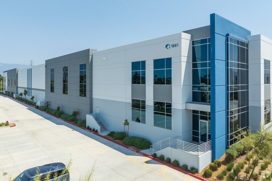 1861 Mountain View, Redlands, CA for lease - Building Photo - Image 2 of 5