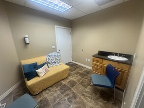 5107 S 900 E, Murray, UT for lease Interior Photo- Image 1 of 7