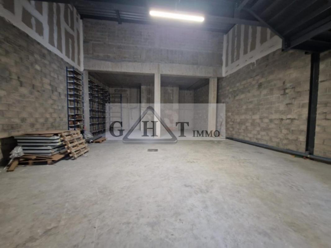 Industrial in Montfermeil for lease Interior Photo- Image 1 of 7