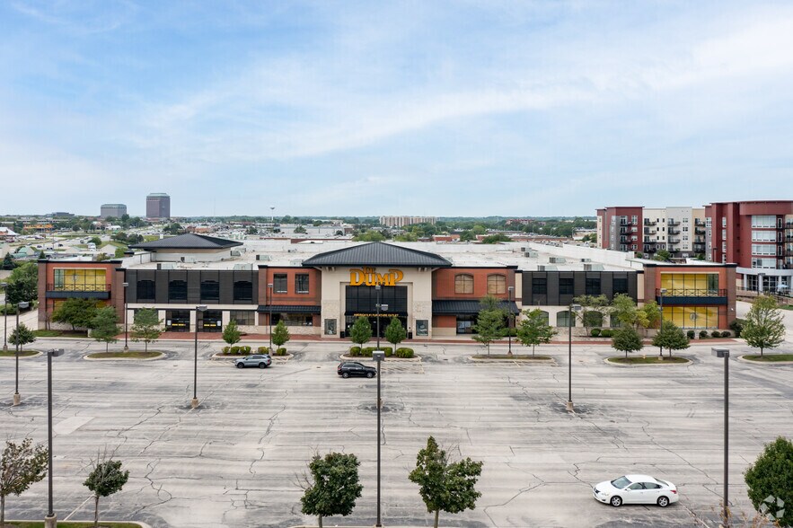2860 S Highland Ave, Lombard, IL à louer - Photo du bâtiment - Image 2 de 3