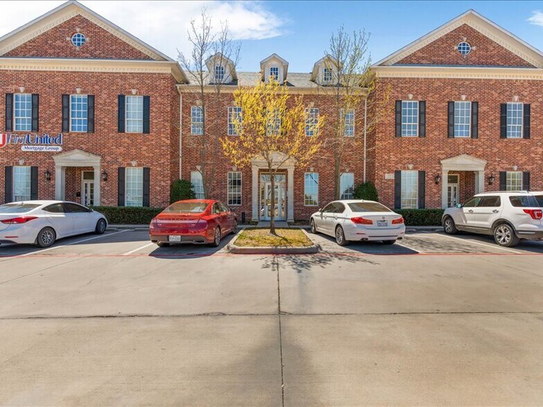 1245 S Main St, Grapevine, TX à louer - Photo du bâtiment - Image 2 de 15