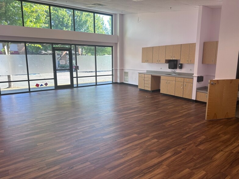 8406 SW Wilsonville Rd, Wilsonville, OR for lease - Interior Photo - Image 3 of 21