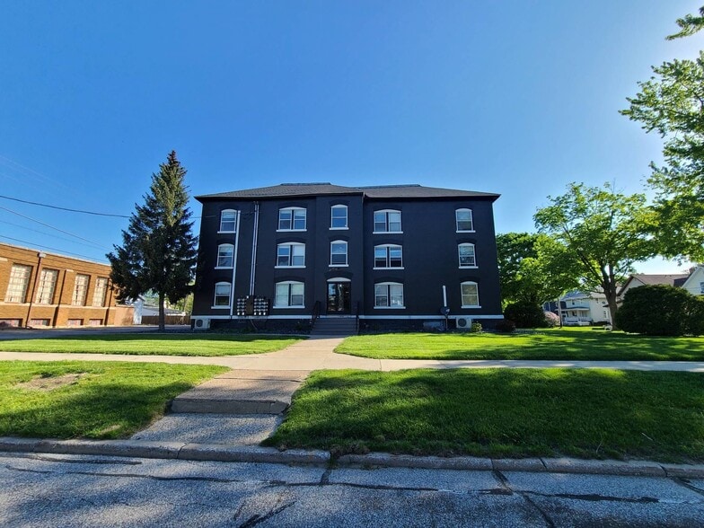 917 Pearl St, Saint Joseph, MI for sale - Primary Photo - Image 1 of 7