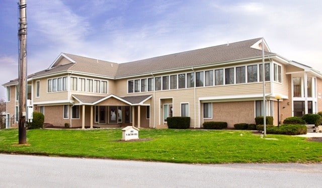 1 N Bacton Hill Rd, Malvern, PA à louer - Photo du bâtiment - Image 1 de 21