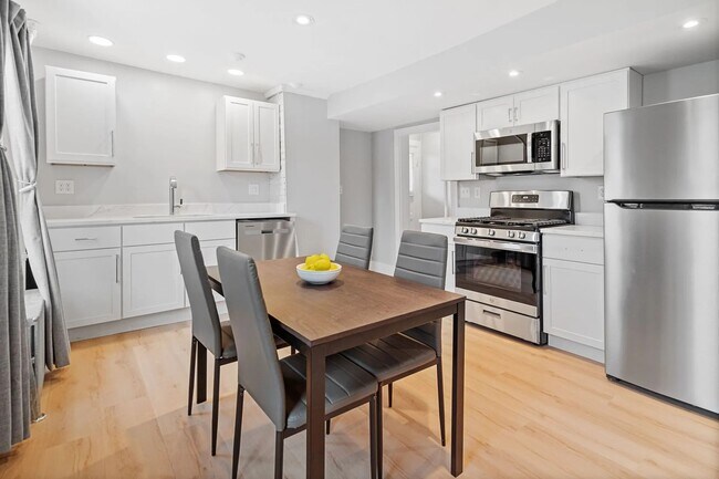 Plus de détails pour Cornell Portfolio - 22 Units - 80 Beds – à vendre, Ithaca, NY