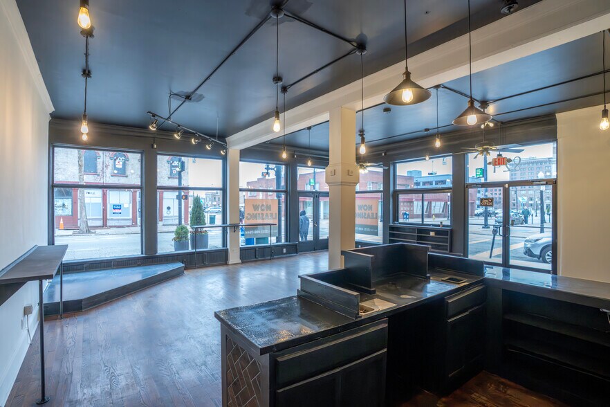 824 Elm St, Cincinnati, OH à louer - Photo intérieure - Image 3 de 10