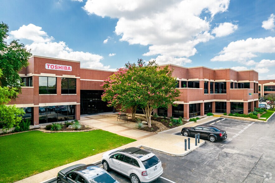 14607 San Pedro Ave, San Antonio, TX à louer - Photo du bâtiment - Image 2 de 17