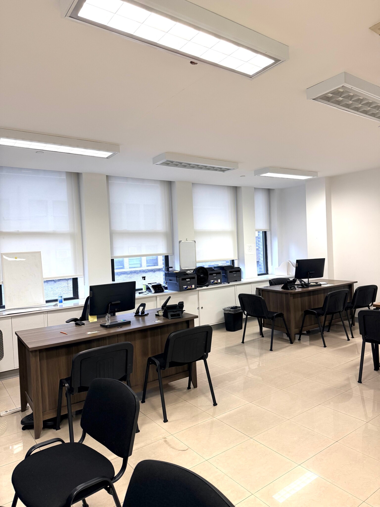 260 W 35th St, New York, NY for lease Interior Photo- Image 1 of 7