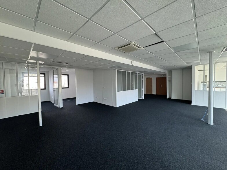 13 Rue André Pingat, Reims for lease - Interior Photo - Image 2 of 7