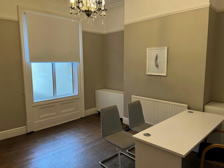 27 Wilson Patten St, Warrington for lease - Building Photo - Image 3 of 5