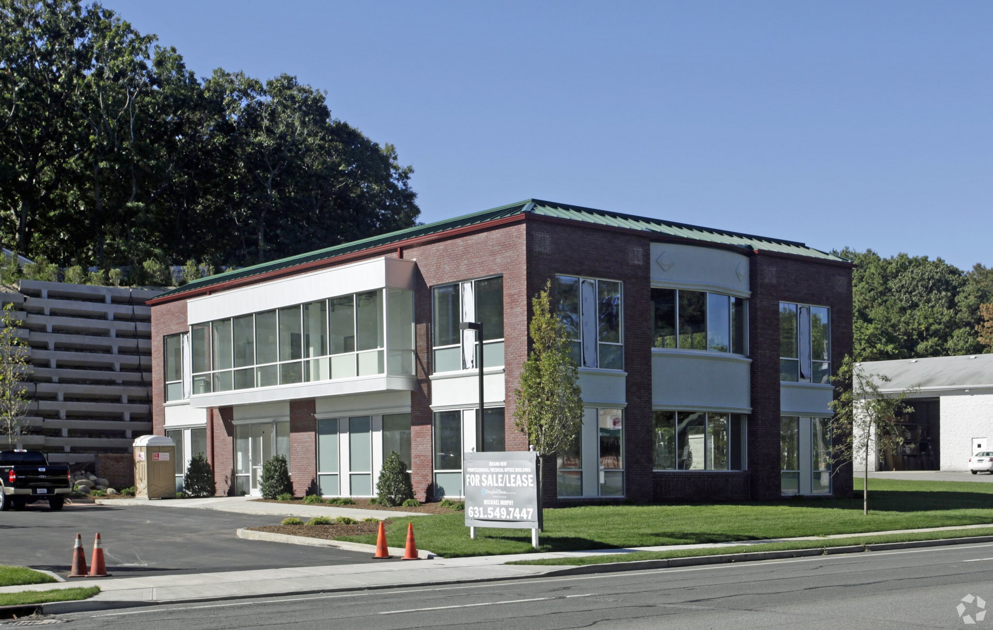 1092 Jericho Tpke, Smithtown, NY for lease Primary Photo- Image 1 of 24