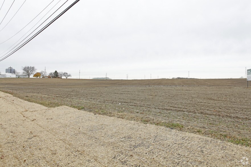 W Peterson Rd, Libertyville, IL à vendre - Photo du bâtiment - Image 3 de 6