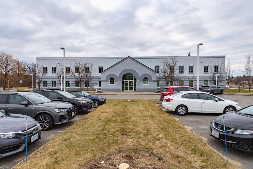 111 New Hampshire Ave, Portsmouth, NH for lease - Building Photo - Image 3 of 4