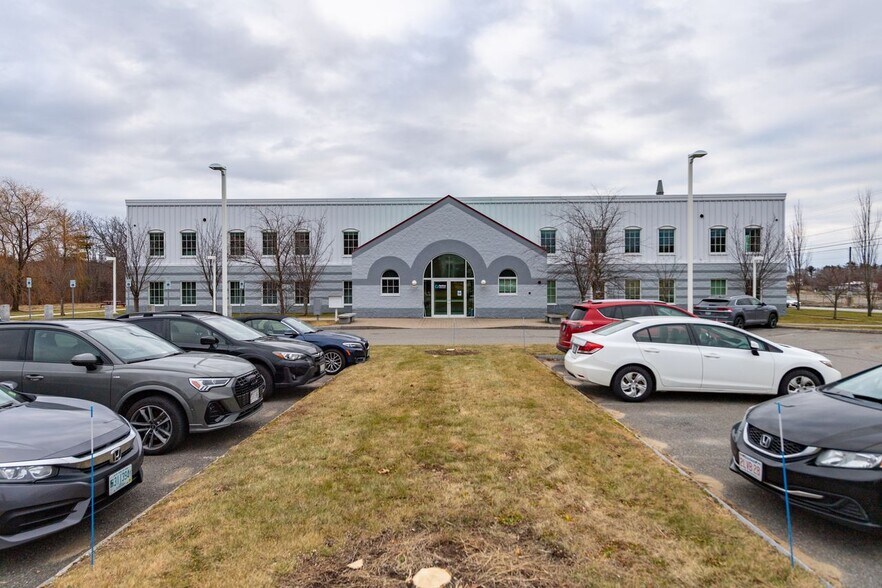 111 New Hampshire Ave, Portsmouth, NH à louer - Photo du bâtiment - Image 3 de 4