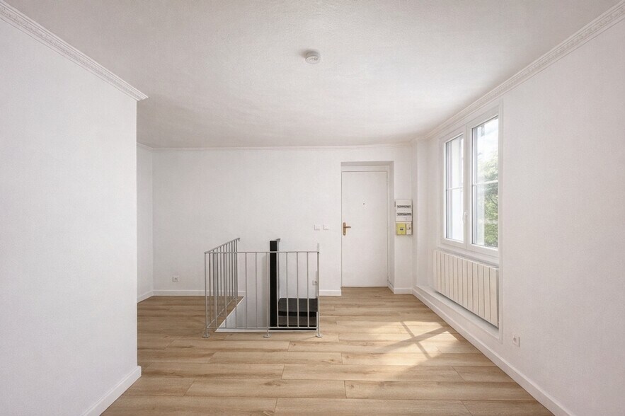 Office in Paris for lease - Interior Photo - Image 2 of 5