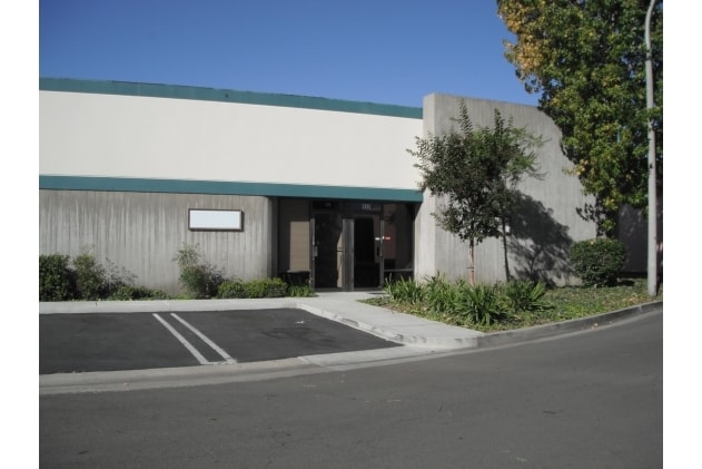117-223 Viking Ave, Brea, CA for lease - Building Photo - Image 2 of 6
