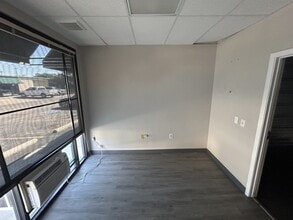 8034 Culebra Rd, San Antonio, TX for lease Interior Photo- Image 2 of 5