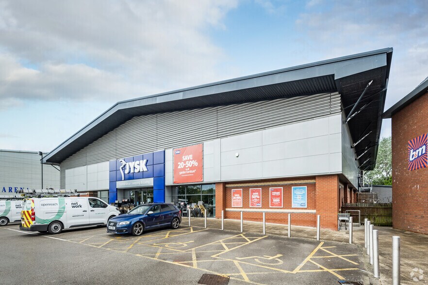 Blackburn Retail & Leisure Park, Blackburn for lease - Building Photo - Image 1 of 4