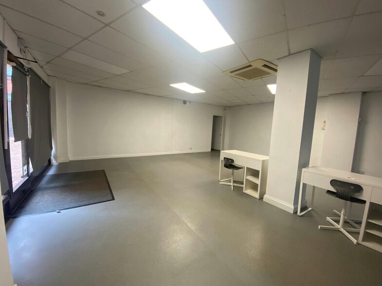 Maiden Ln, Reading à louer - Photo du bâtiment - Image 2 de 4