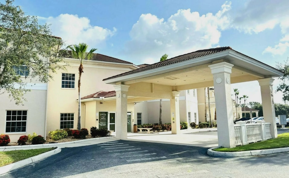 836 Sunset Lake Blvd, Venice, FL for sale - Building Photo - Image 3 of 5