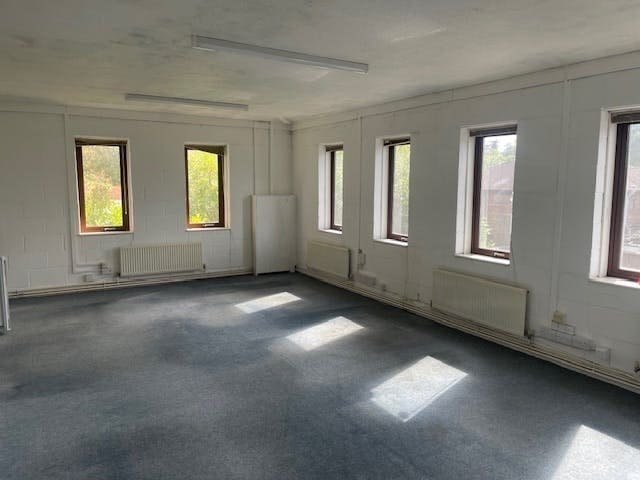 Horndean Rd, Bracknell for lease - Building Photo - Image 3 of 5