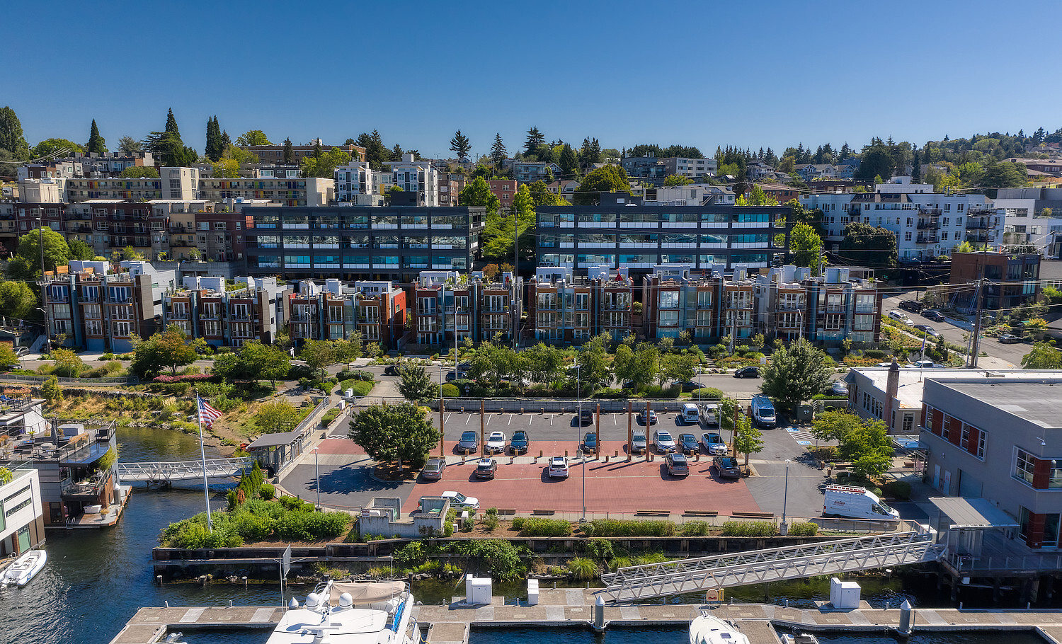 2825 Eastlake Ave E, Seattle, WA à louer Photo du bâtiment- Image 1 de 14