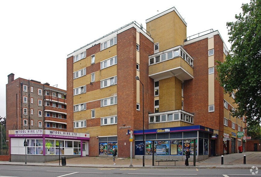 5-15 Malden Rd, Londres à louer - Photo du bâtiment - Image 2 de 2