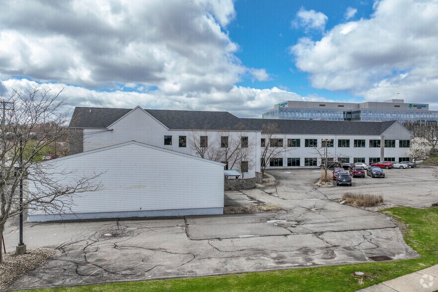 12330 Perry Hwy, Wexford, PA à vendre - Photo du bâtiment - Image 3 de 17