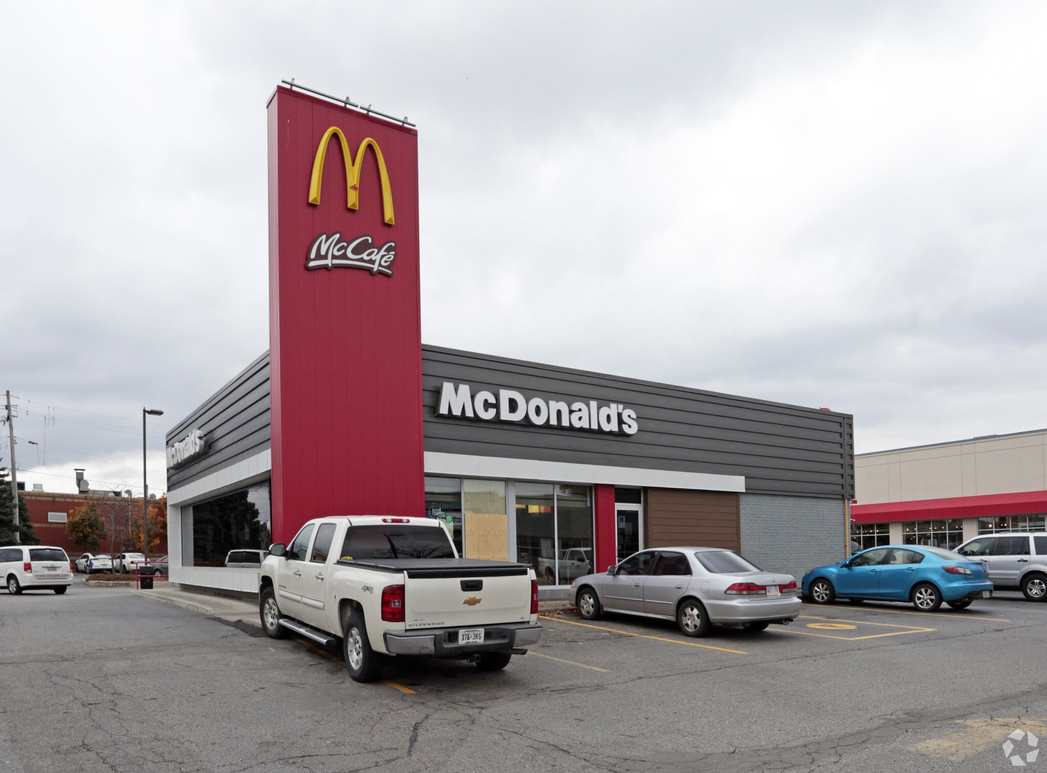 1138 Victoria St N, Kitchener, ON for lease Primary Photo- Image 1 of 3