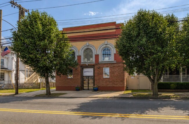 Plus de détails pour 44 N Main St, Milltown, NJ - Bureau, Commerce de détail à louer