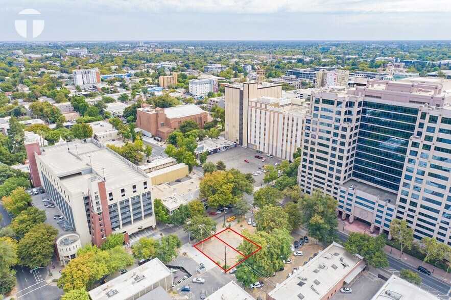 816 14th St, Sacramento, CA à vendre - Aérien - Image 3 de 11