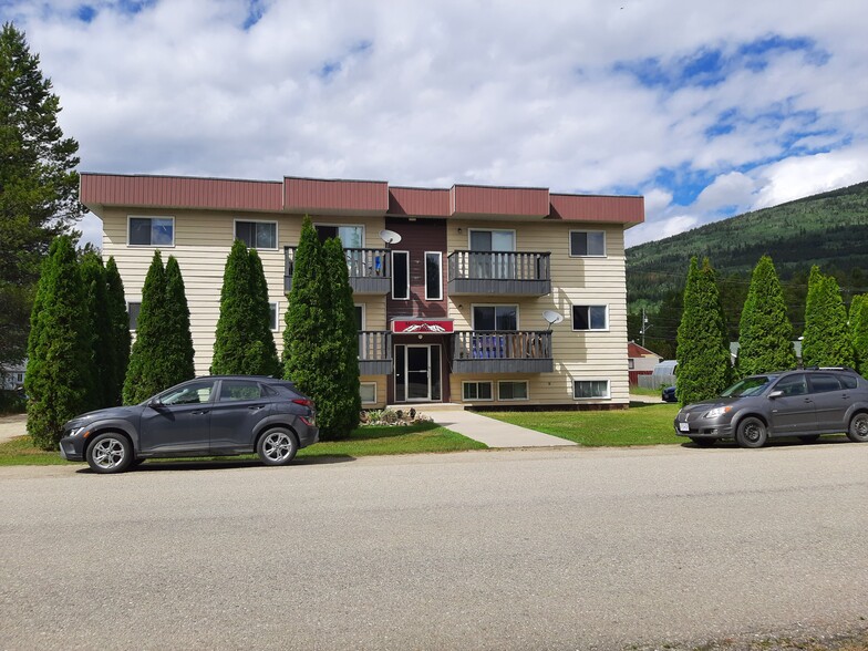 1010 8 Av, Valemount, BC à vendre - Photo du b timent - Image 2 de 9