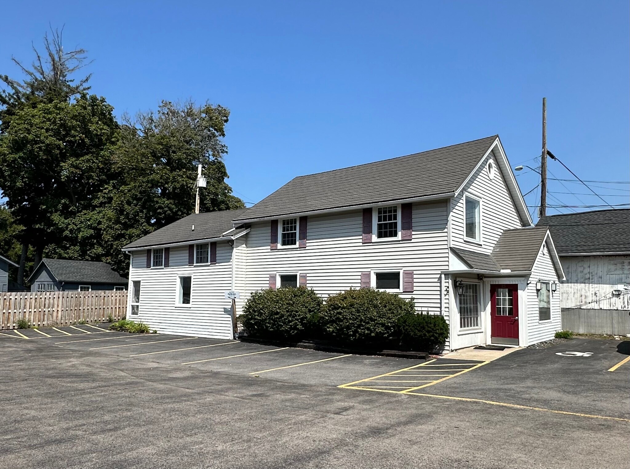 25 S Main St, Pittsford, NY à louer Photo du bâtiment- Image 1 de 6