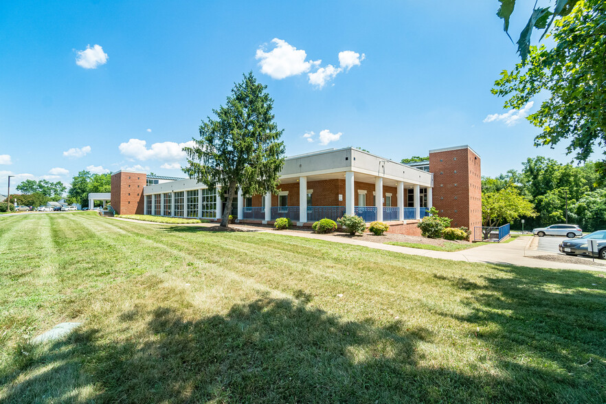 1701 Fall Hill Ave, Fredericksburg, VA for lease - Building Photo - Image 1 of 15